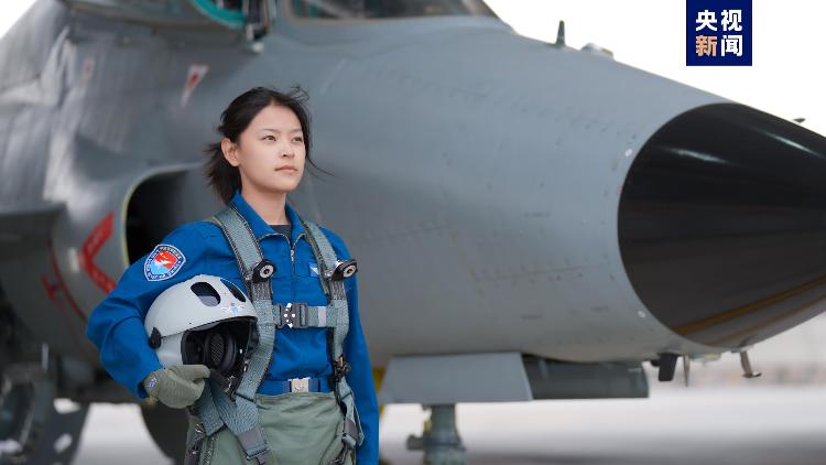 女飞行员钟芹,蓝天之上的勇敢追梦人,女飞行员钟芹,蓝天之上的追梦勇士